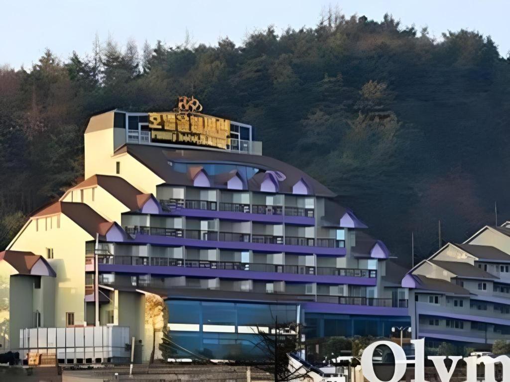 Hyundai Elliot Hotel And Resort Пхьончхан Екстер'єр фото